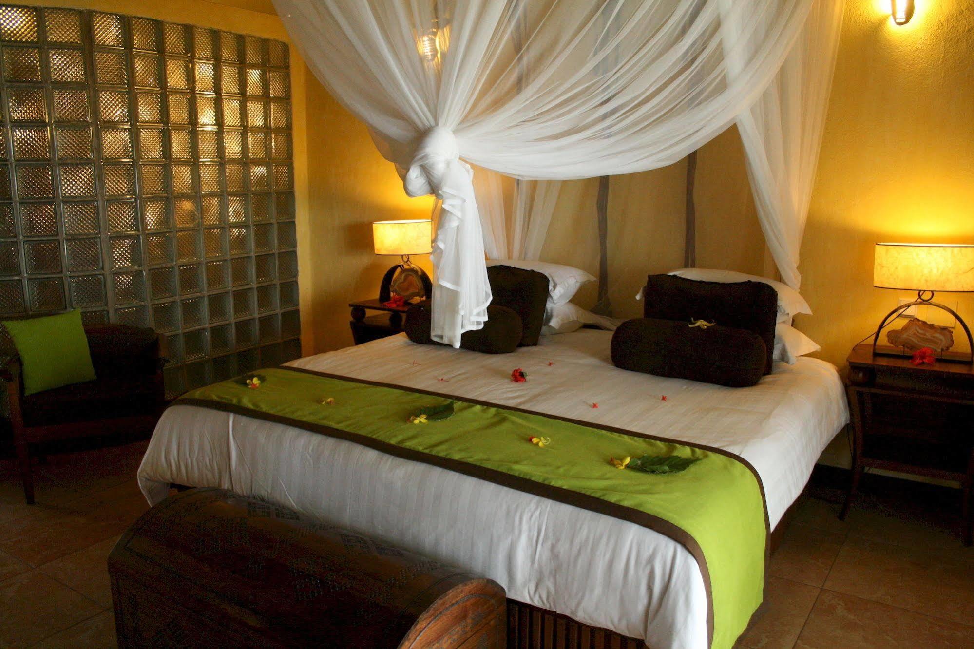 Nosy Be Hotel & Spa Ambaro Екстер'єр фото