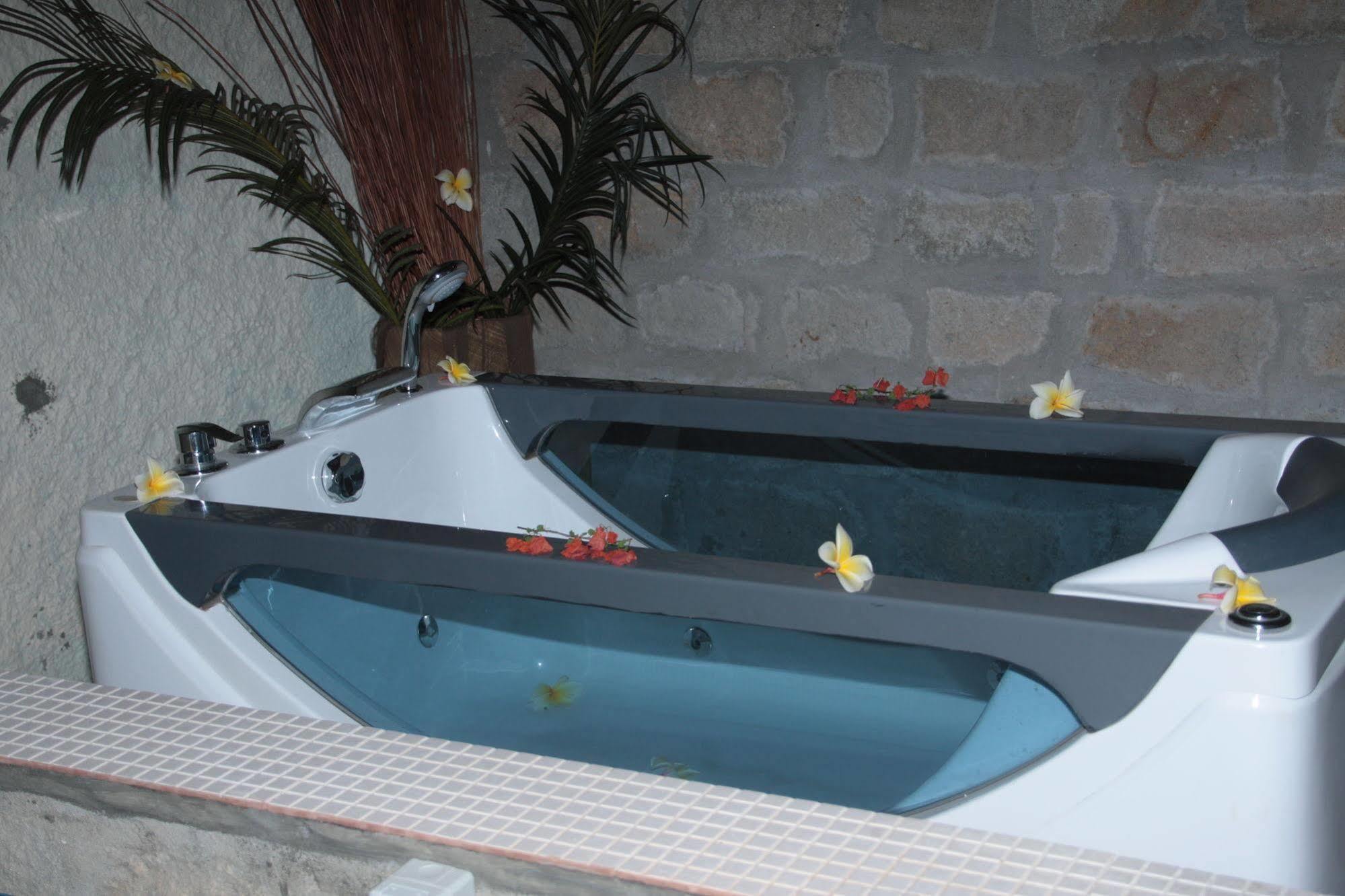 Nosy Be Hotel & Spa Ambaro Екстер'єр фото